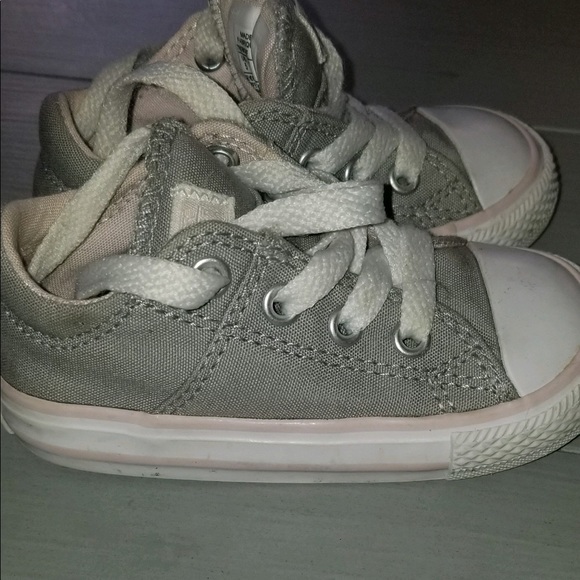 Converse - Picture 2 of 2
